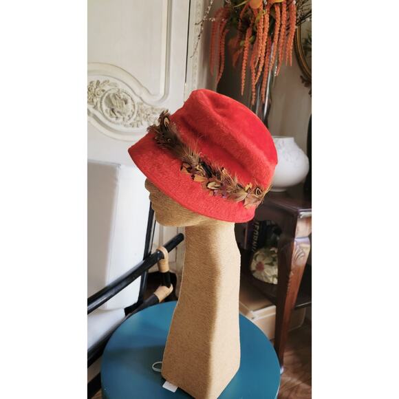 Vtg Christine Originals Park Ave NY Red Faux Fur Cloche Hat Feathers Sz S - Picture 3 of 10